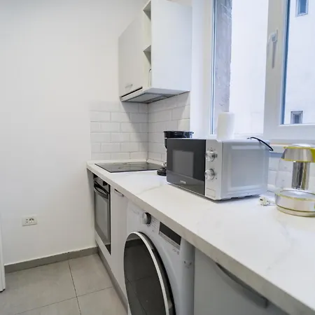 Elegant Gem Victoriei Avenue Bukarest