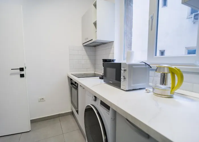 Elegant Gem Victoriei Avenue ブカレスト